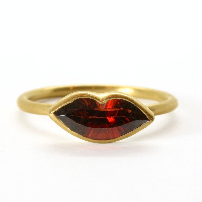 Small Garnet Rouge Baiser Ring