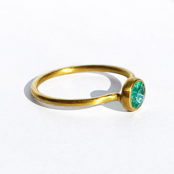 marie-helene-de-taillac-miniature-princess-ring-emerald-orange-stack-stackable-22k-yellow-gold-jewelry-for-women