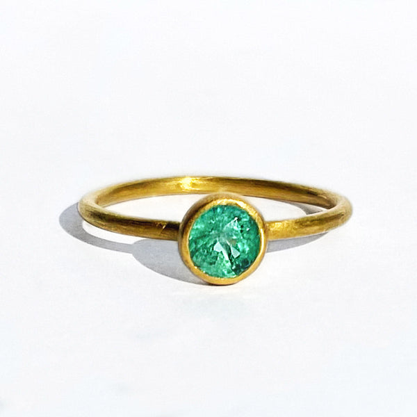 marie-helene-de-taillac-miniature-princess-ring-emerald-orange-stack-stackable-22k-yellow-gold-jewelry-for-women