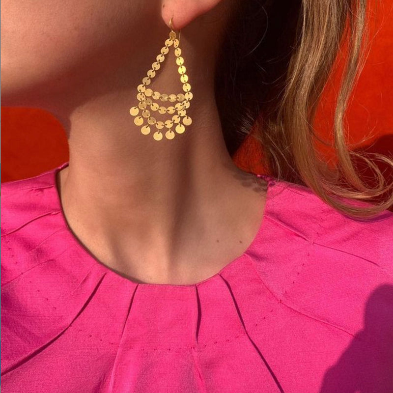 earrings-dancing-sequin-22k-yellow-gold-chandelier-fine-jewelry-for-women-marie-helene-de-taillac